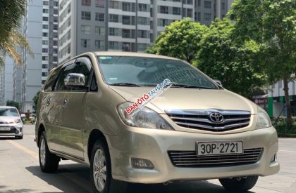 Toyota Innova   V  2009 - Bán xe Toyota Innova V số tự động 2.0 màu vàng cát rất đẹp