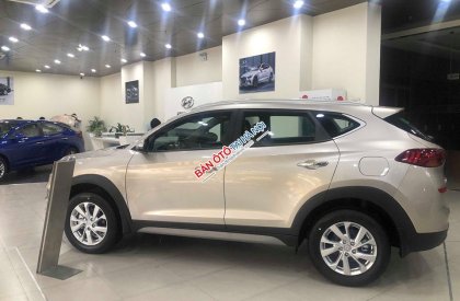 Hyundai Tucson 2019 - Bán Hyundai Tucson 2.0 vàng be tiêu chuẩn 2019 - đủ màu, tặng 10-15 triệu - nhiều ưu đãi, LH 0964898932