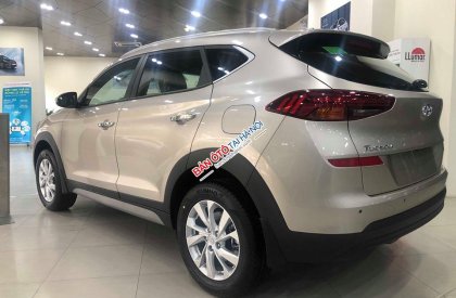 Hyundai Tucson 2019 - Bán Hyundai Tucson 2.0 vàng be tiêu chuẩn 2019 - đủ màu, tặng 10-15 triệu - nhiều ưu đãi, LH 0964898932