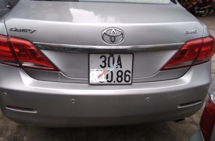 Toyota Camry 2.4 2011 - Bán xe Toyota Camry 2.4 chính chủ màu bạc