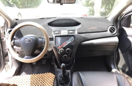 Toyota Vios 2010 - Bán xe Toyota Vios 1.5MT đời 2010, màu bạc, xe nói không với lỗi nhỏ, full đồ chơi