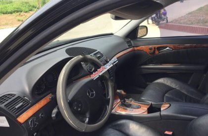 Mercedes-Benz E class 2003 - Cần bán xe cũ Mercedes E240 năm 2003, màu đen