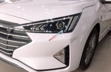 Hyundai Elantra 2019 - Bán xe Hyundai Elantra 1.6 AT đời 2019, màu trắng