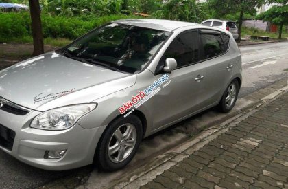Hyundai i30 2009 - Bán ô tô Hyundai i30 đời 2009, màu bạc, xe nhập chính chủ, giá cạnh tranh