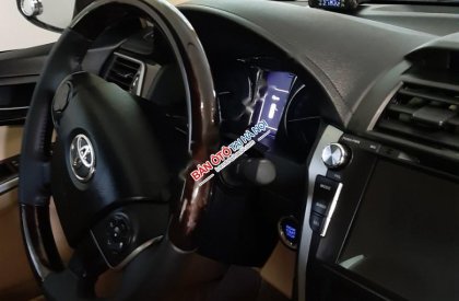 Toyota Camry 2.0E 2015 - Bán xe Toyota Camry 2.0E năm 2015, màu bạc, giá chỉ 800 triệu