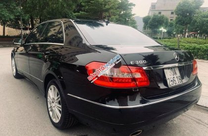 Mercedes-Benz E class  E300  2010 - Cần bán lại xe Mercedes E300 đời 2010, màu đen