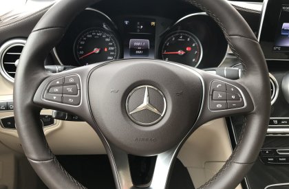 Mercedes-Benz GLC 300 2018 - Bán xe Mercedes 300 năm 2018, màu trắng