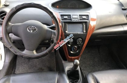 Toyota Vios  MT 2011 - Cần bán gấp Toyota Vios MT sản xuất 2011, màu trắng, xe nhập