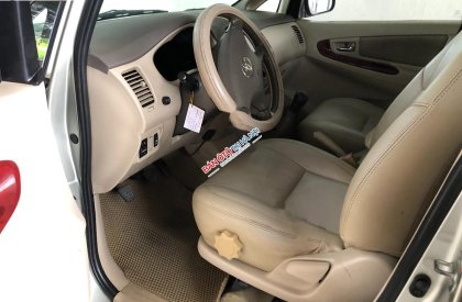 Toyota Innova G 2006 - Cần bán Toyota Innova G 2006, màu bạc