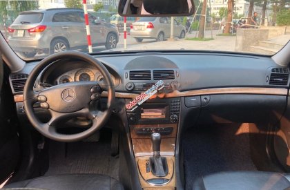 Mercedes-Benz E class   E200 2008 - Bán xe cũ Mercedes E200 2008, màu đen, 399tr