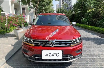 Volkswagen Tiguan   2018 - Bán Volkswagen Tiguan năm sản xuất 2018, màu đỏ, xe nhập