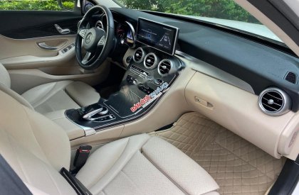 Mercedes-Benz C class C200 2017 - Cần bán Mercedes C200 đời 2017, màu trắng