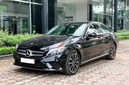 Mercedes-Benz C class C200 2019 - Cần bán gấp Mercedes C200 sản xuất năm 2019, màu đen chính chủ
