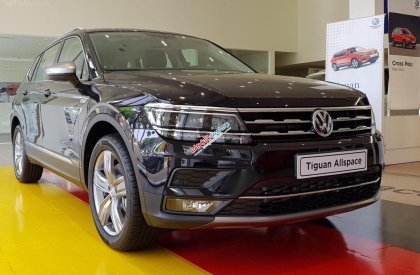 Volkswagen Tiguan Allspace 2018 - Bán ô tô Volkswagen Tiguan Allspace đời 2019, màu đen, nhập khẩu