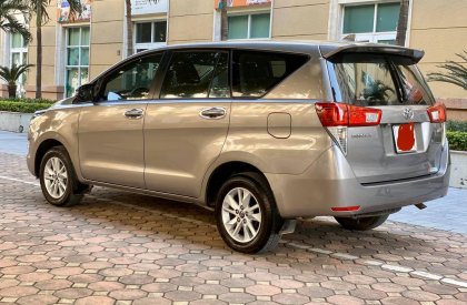 Toyota Innova 2018 - Cần bán lại xe Toyota Innova đời 2018, màu bạc, 655tr