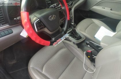 Hyundai Elantra 1.6 AT 2016 - Cần bán lại xe Hyundai Elantra 1.6 AT năm 2016, màu đỏ, giá 575tr