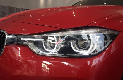 BMW 3 Series 2018 - Cần bán nhanh chiếc BMW 320i sedan sản xuất 2018, màu đỏ, nhập khẩu - Ưu đãi tiền mặt lên đến 300 triệu