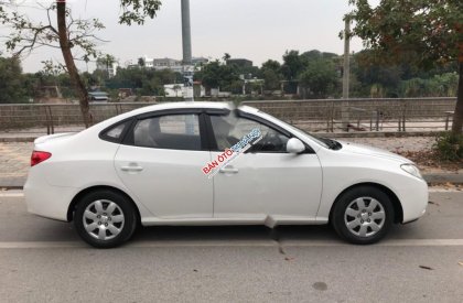 Hyundai Elantra 1.6 MT 2012 - Cần bán gấp Hyundai Elantra 1.6 MT năm 2012, màu trắng, giá tốt