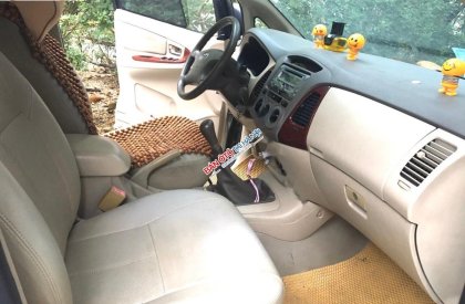 Toyota Innova G 2006 - Bán Toyota Innova sản xuất 2006, màu bạc số sàn, 315tr