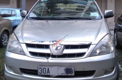 Toyota Innova G 2006 - Bán Toyota Innova sản xuất 2006, màu bạc số sàn, 315tr