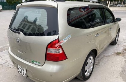Nissan Grand livina 2011 - Cần bán lại xe Nissan Grand livina năm 2011, màu vàng như mới, 330tr