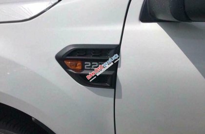 Ford Ranger  XLS 2019 - Ưu đãi sốc cuối năm chiếc xe Ford Ranger XLS sản xuất 2019, màu trắng, xe nhập - Có sẵn xe - Giao nhanh