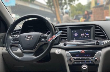 Hyundai Elantra 1.6 AT 2018 - Bán Hyundai Elantra 1.6 AT đời 2018, màu trắng giá cạnh tranh