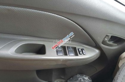 Toyota Vios     E   2011 - Cần bán lại xe Toyota Vios E đời 2011 số sàn, giá tốt