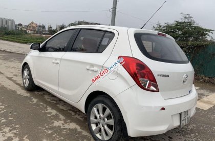 Hyundai i20 2014 - Cần bán xe Hyundai i20 đời 2014, màu trắng, nhập khẩu nguyên chiếc