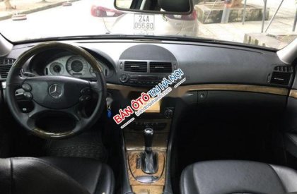 Mercedes-Benz E class 2008 - Cần bán Mercedes E200 năm 2008, màu đen chính chủ giá cạnh tranh