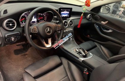Mercedes-Benz C class C200  2017 - Cần bán gấp Mercedes C200 sản xuất 2017, màu trắng như mới