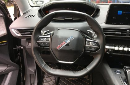 Peugeot 5008 1.6 AT 2018 - Cần bán lại xe Peugeot 5008 1.6 AT năm sản xuất 2018, màu đen