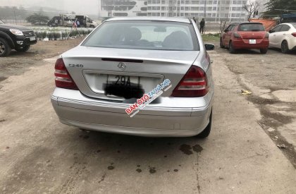 Mercedes-Benz C class  C240 2005 - Cần bán gấp Mercedes C240 đời 2005, màu bạc, nhập khẩu nguyên chiếc giá cạnh tranh