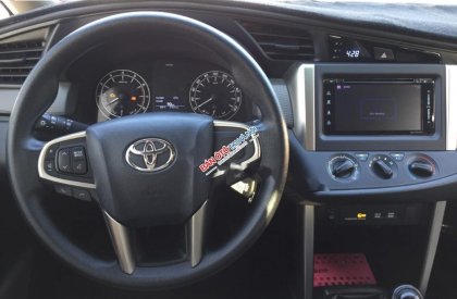 Toyota Innova E 2017 - Bán xe Toyota Innova E đời 2017 số sàn, giá 625tr