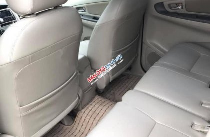 Toyota Innova 2.0E 2016 - Cần bán xe Toyota Innova 2.0E 2016, màu bạc số sàn, giá tốt