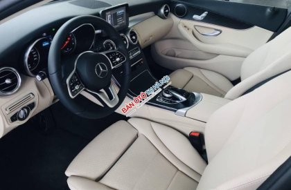 Mercedes-Benz C class  C200  2018 - Cần bán lại xe Mercedes C200 sản xuất năm 2018, màu đen như mới