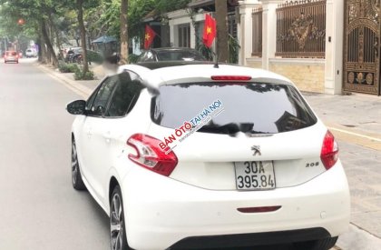 Peugeot 208 2014 - Cần bán gấp Peugeot 208 năm sản xuất 2014, màu trắng, nhập khẩu