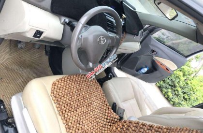 Toyota Vios  MT 2011 - Cần bán Toyota Vios MT năm 2011, màu bạc, giá chỉ 226 triệu