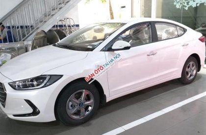 Hyundai Elantra MT 2018 - Cần bán gấp Hyundai Elantra MT năm sản xuất 2018, màu trắng, nhập khẩu, giá tốt