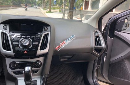 Ford Focus 2013 - Cần bán lại xe Ford Focus năm 2013, màu xám xe gia đình, giá tốt