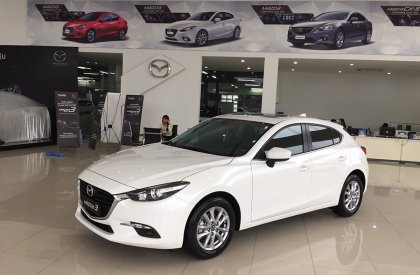 Mazda 3 Luxury 2019 - Bán Mazda 3 Luxury đời 2019, màu trắng, giá 628tr