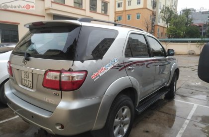 Toyota Fortuner 4x4 AT 2011 - Bán Toyota Fortuner 4x4AT 2011, màu bạc giá cạnh tranh