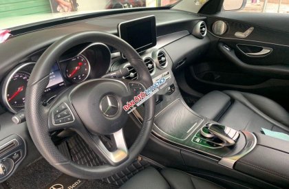 Mercedes-Benz C class C200 2019 - Cần bán lại xe Mercedes C200 đời 2019, màu trắng chính chủ