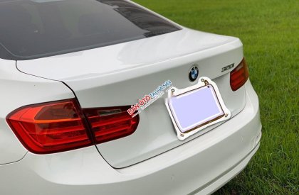 BMW 3 Series   2013 - Bán xe BMW 320i 2013, màu trắng, xe nhập 