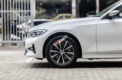 BMW 3 Series 2020 - Bán nhanh với chiếc BMW 3 Series 330i, sản xuất 2020, có sẵn xe, giao nhanh toàn quốc