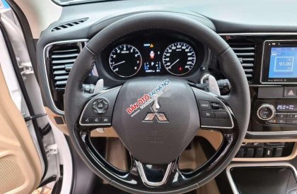 Mitsubishi Outlander Sport   2018 - Cần bán gấp Mitsubishi Outlander Sport năm sản xuất 2018, màu trắng, giá tốt