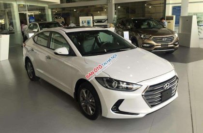 Hyundai Elantra  1.6 AT 2016 - Bán Hyundai Elantra 1.6 AT sản xuất 2016, màu trắng giá cạnh tranh