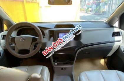 Toyota Sienna 2010 - Cần bán xe Toyota Sienna năm 2010, màu vàng, xe nhập