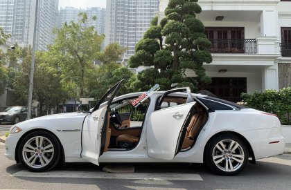 Jaguar XJL 2015 - Cần bán nhanh Jaguar XJL đời 2015, màu trắng, xe đã qua sử dụng
