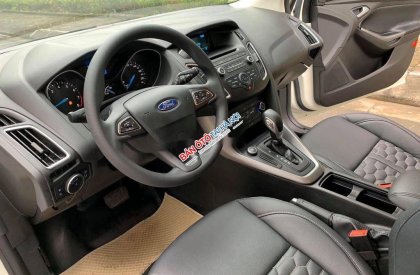 Ford Focus 2018 - Cần bán gấp Ford Focus sản xuất 2018, màu trắng